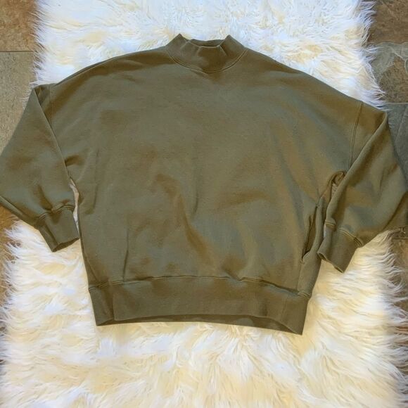 Mock Crewneck - Picture 11 of 12